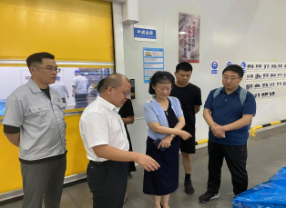 無(wú)錫太湖大學(xué)走訪考察無(wú)錫隆盛新能源